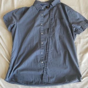 Men’s charcoal slim fit buttoned short sleeve button down shirt